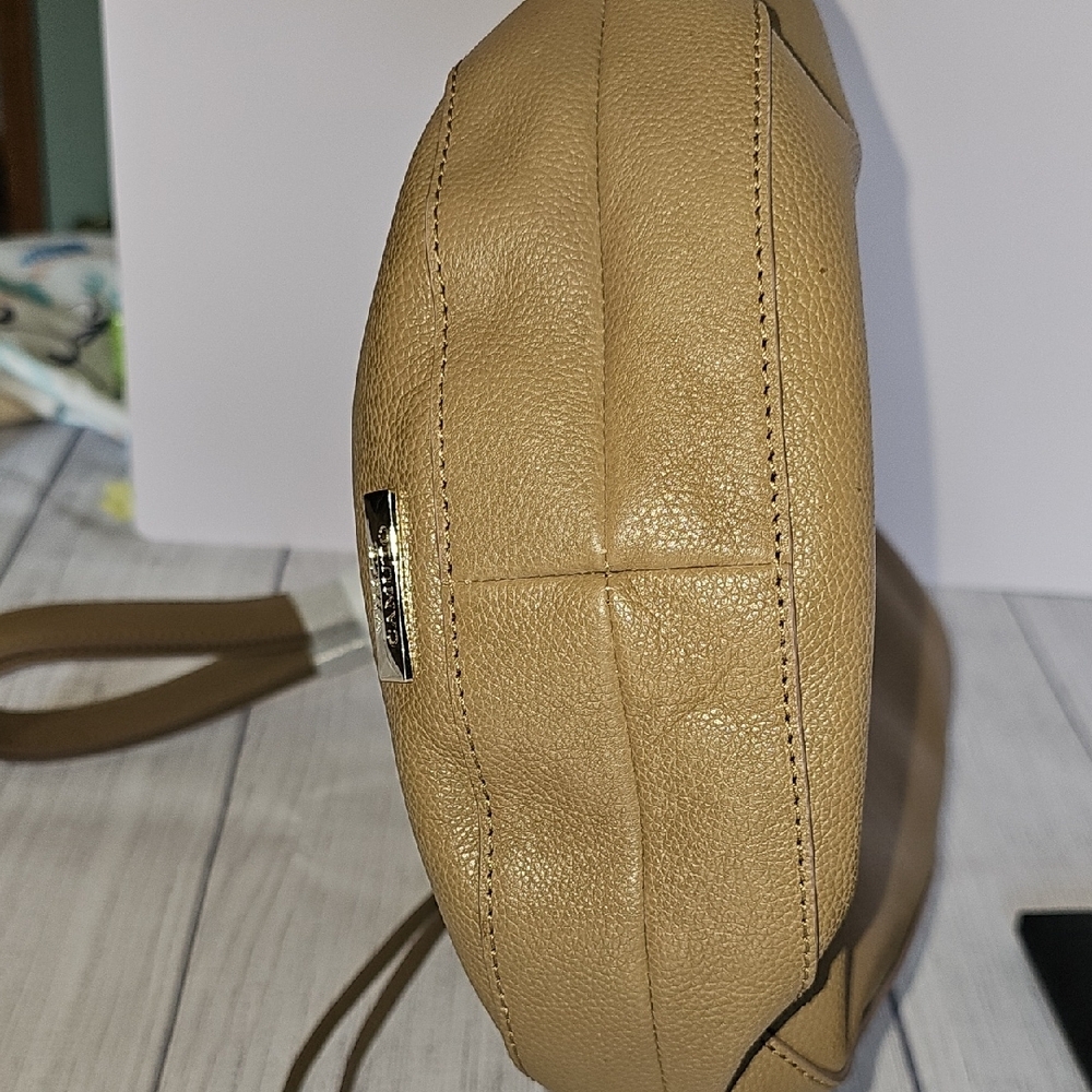 NWT Vince Camuto Pebble Leather Hosho Convertable Crossbody Bag In Harvest - Picture 7 of 10
